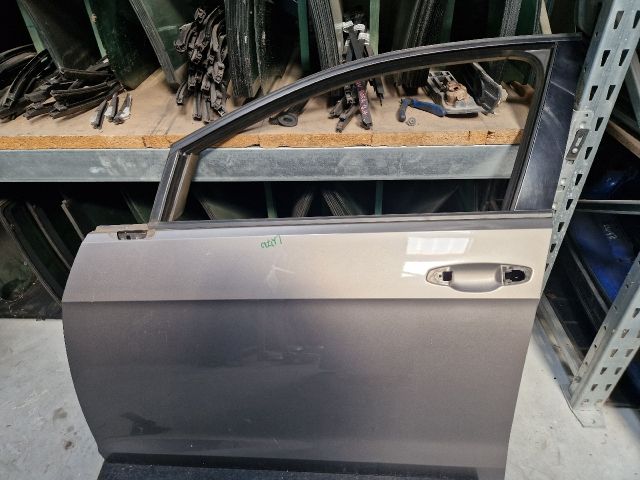 bontott VW GOLF VII Bal első Ajtó (Üres lemez)