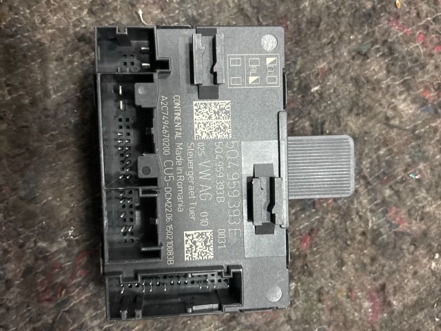 bontott VW GOLF VII Bal első Ajtó Vezérlőegység