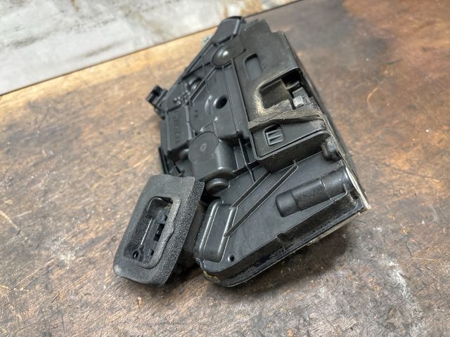 bontott VW GOLF VII Bal első Ajtózár