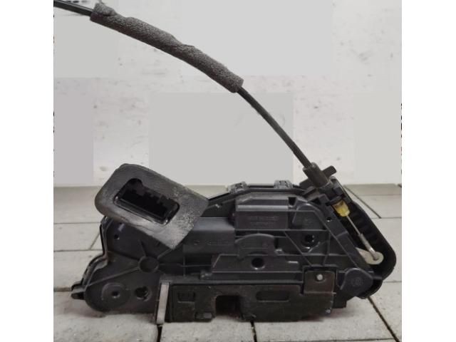 bontott VW GOLF VII Bal első Ajtózár