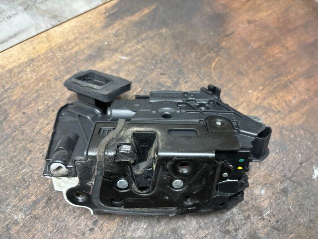 bontott VW GOLF VII Bal első Ajtózár