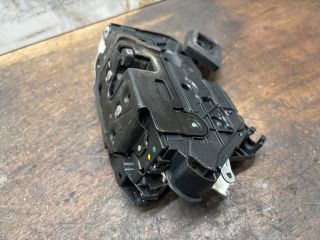 bontott VW GOLF VII Bal első Ajtózár