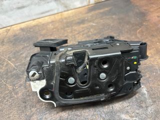 bontott VW GOLF VII Bal első Ajtózár