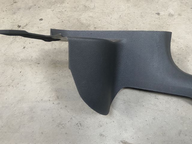 bontott VW GOLF VII Bal első Belső Küszöb Burkolat