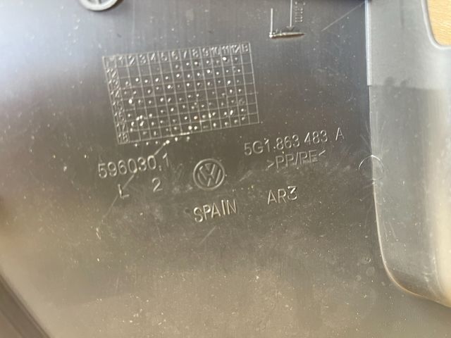 bontott VW GOLF VII Bal első Belső Küszöb Burkolat