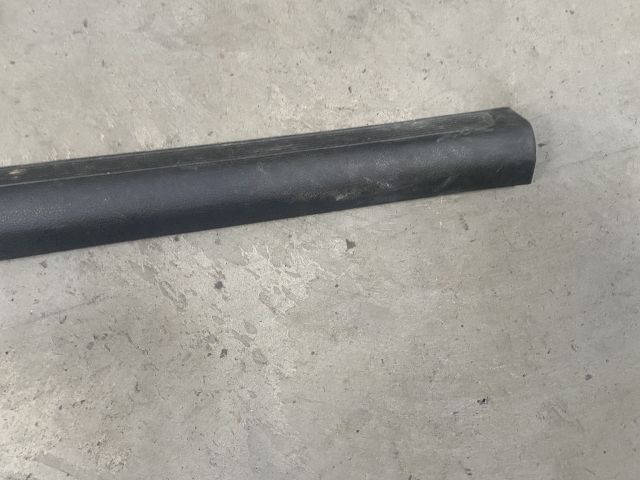 bontott VW GOLF VII Bal első Belső Küszöb Burkolat