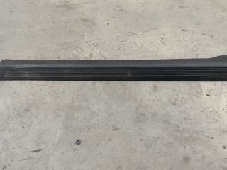 bontott VW GOLF VII Bal első Belső Küszöb Burkolat