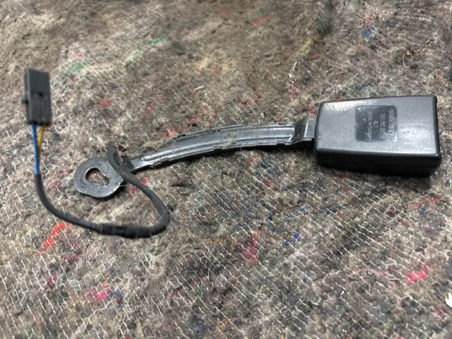 bontott VW GOLF VII Bal első Biztonsági Öv Csat