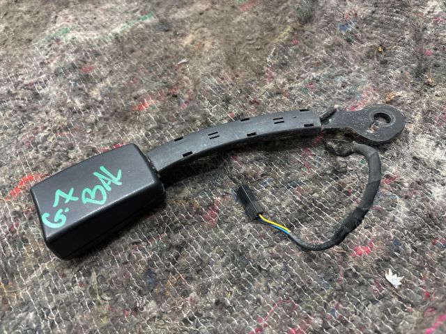 bontott VW GOLF VII Bal első Biztonsági Öv Csat