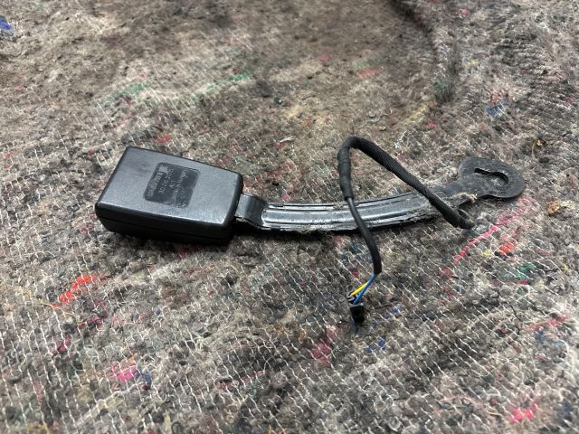 bontott VW GOLF VII Bal első Biztonsági Öv Csat