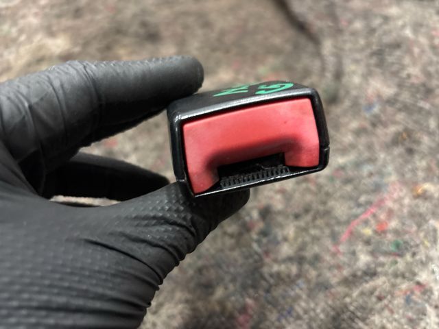 bontott VW GOLF VII Bal első Biztonsági Öv Csat