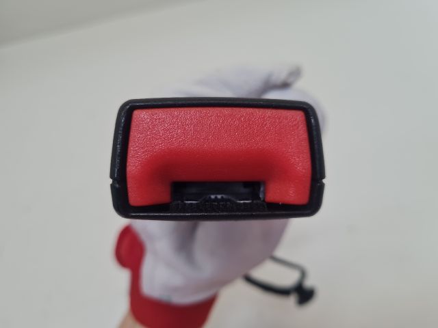 bontott VW GOLF VII Bal első Biztonsági Öv Csat