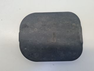 bontott VW GOLF VII Bal első Első Dobbetét (Kerékjárati, Műanyag)