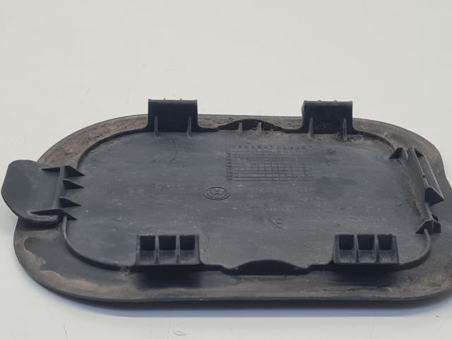 bontott VW GOLF VII Bal első Első Dobbetét (Kerékjárati, Műanyag)