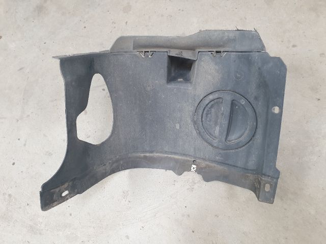 bontott VW GOLF VII Bal első Első Dobbetét (Kerékjárati, Műanyag)