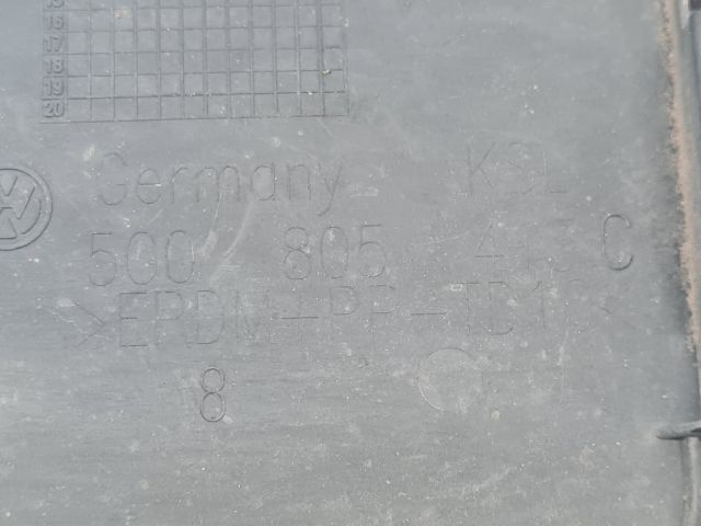 bontott VW GOLF VII Bal első Első Dobbetét (Kerékjárati, Műanyag)