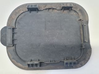 bontott VW GOLF VII Bal első Első Dobbetét (Kerékjárati, Műanyag)