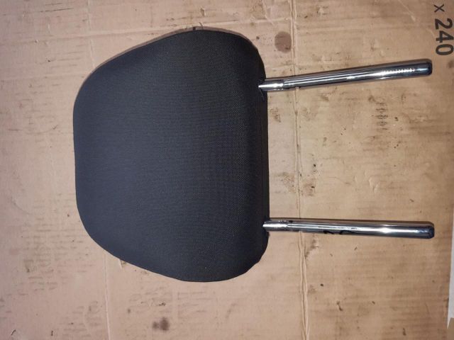 bontott VW GOLF VII Bal első Fejtámla