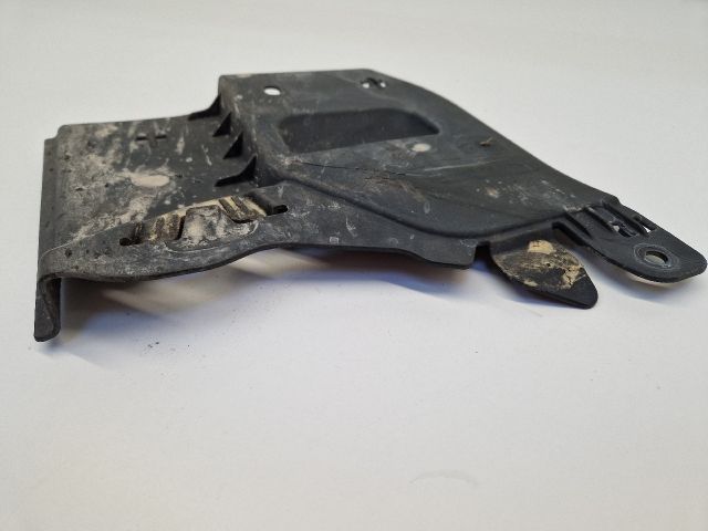 bontott VW GOLF VII Bal első Fenéklemez