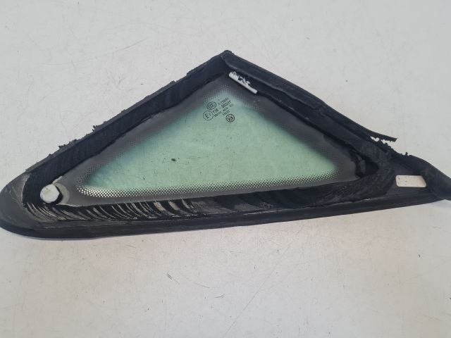 bontott VW GOLF VII Bal első Fixüveg (Ajtóban)