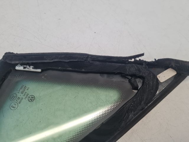 bontott VW GOLF VII Bal első Fixüveg (Ajtóban)