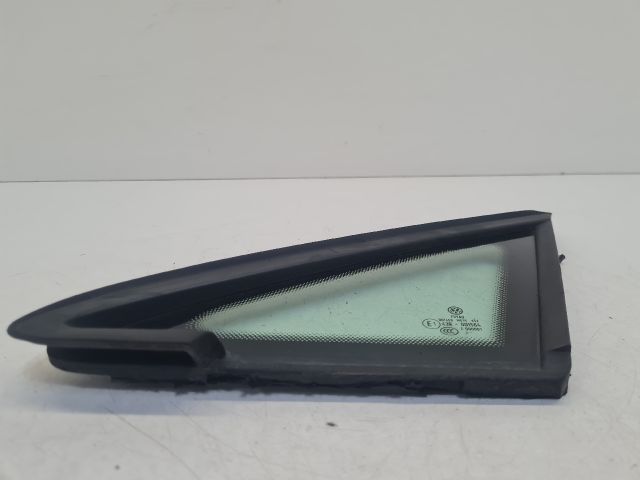 bontott VW GOLF VII Bal első Fixüveg (Ajtóban)