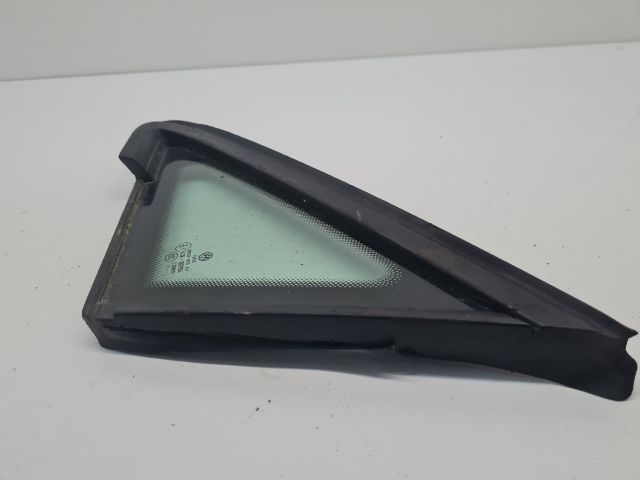 bontott VW GOLF VII Bal első Fixüveg (Ajtóban)