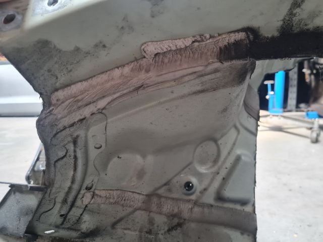 bontott VW GOLF VII Bal első Hossznyúlvány