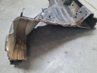 bontott VW GOLF VII Bal első Hossznyúlvány