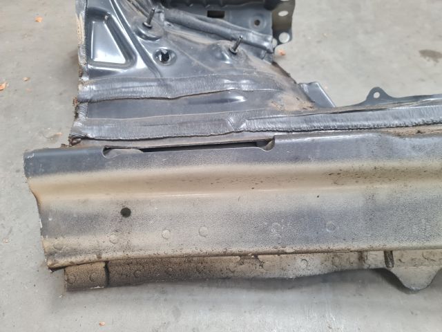 bontott VW GOLF VII Bal első Hossznyúlvány