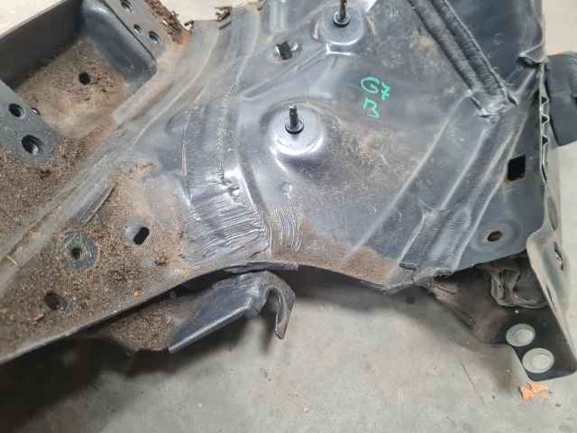 bontott VW GOLF VII Bal első Hossznyúlvány