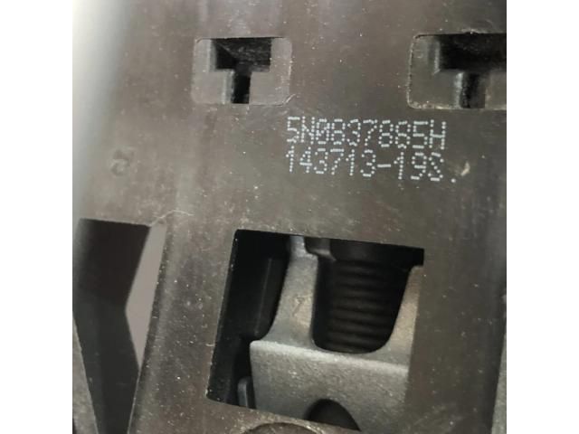 bontott VW GOLF VII Bal első Külső Kilincs