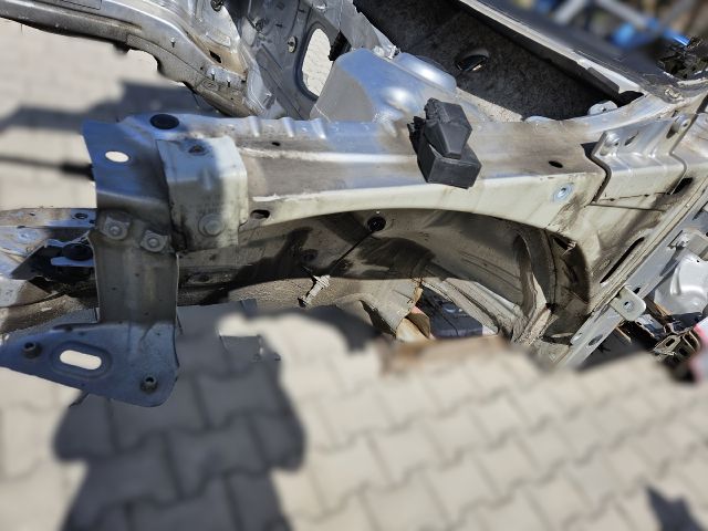 bontott VW GOLF VII Bal első Negyed Karosszéria Csomag