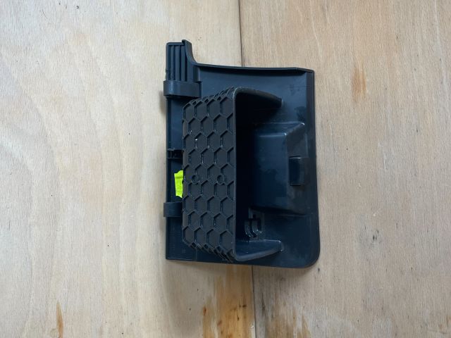 bontott VW GOLF VII Bal első Tároló Rekesz