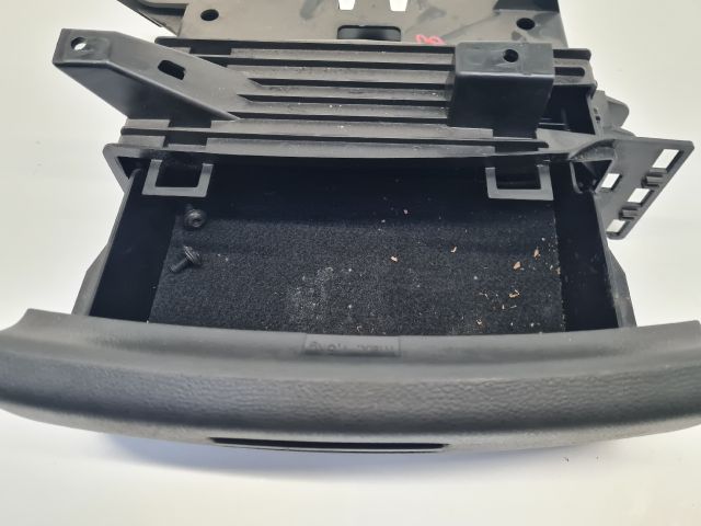 bontott VW GOLF VII Bal első Tároló Rekesz