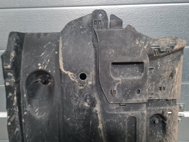 bontott VW GOLF VII Bal Fenéklemez