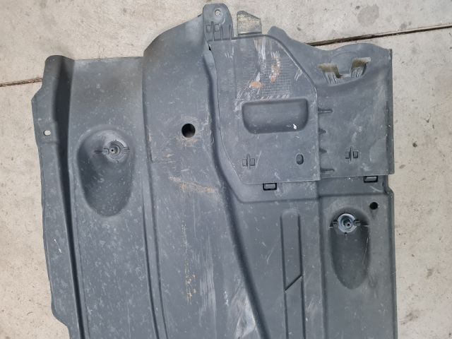 bontott VW GOLF VII Bal Fenéklemez