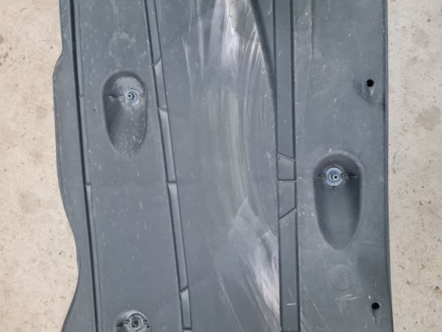 bontott VW GOLF VII Bal Fenéklemez