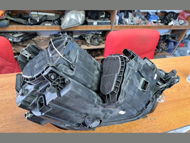 bontott VW GOLF VII Bal Fényszóró