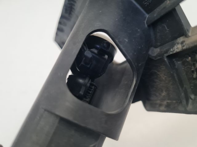 bontott VW GOLF VII Bal Fényszórómosó Fúvóka