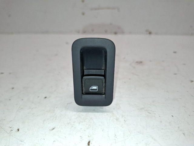 bontott VW GOLF VII Bal hátsó Ablakemelő Kapcsoló