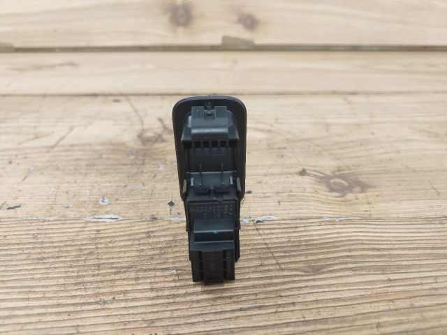 bontott VW GOLF VII Bal hátsó Ablakemelő Kapcsoló