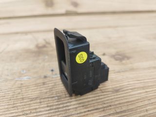 bontott VW GOLF VII Bal hátsó Ablakemelő Kapcsoló