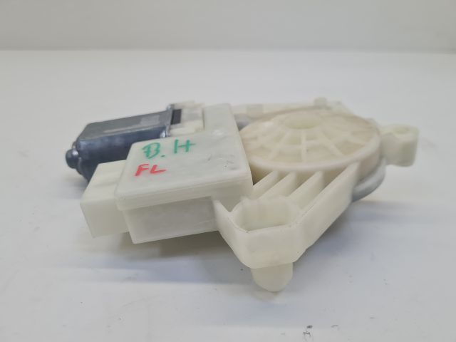 bontott VW GOLF VII Bal hátsó Ablakemelő Motor