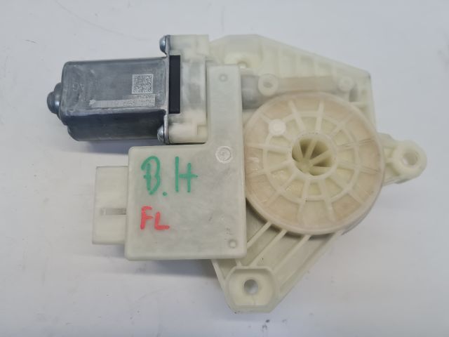 bontott VW GOLF VII Bal hátsó Ablakemelő Motor