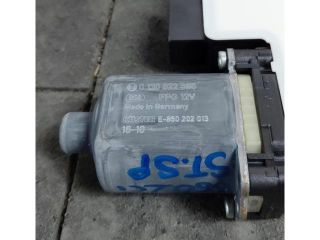 bontott VW GOLF VII Bal hátsó Ablakemelő Motor