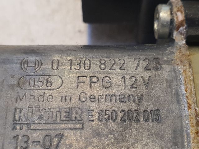 bontott VW GOLF VII Bal hátsó Ablakemelő Motor