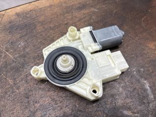 bontott VW GOLF VII Bal hátsó Ablakemelő Motor