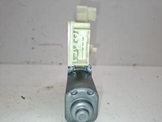 bontott VW GOLF VII Bal hátsó Ablakemelő Motor