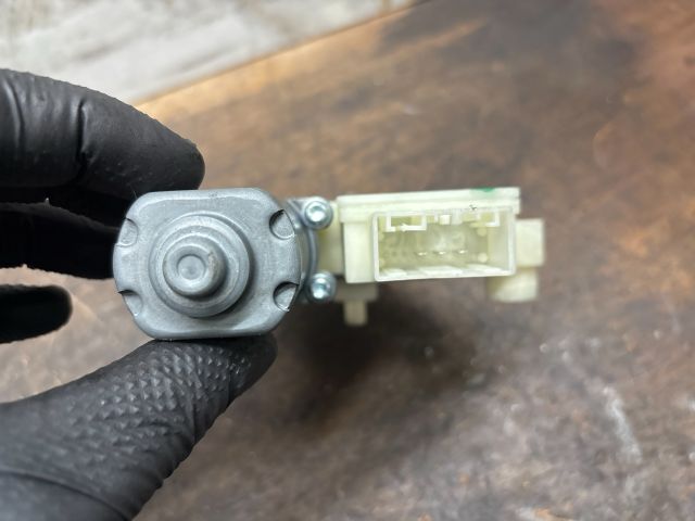 bontott VW GOLF VII Bal hátsó Ablakemelő Motor